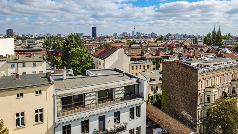 ***Hochwertige Wohnung mit Parkblick, Kamin und drei Terrassen*** — photo 1